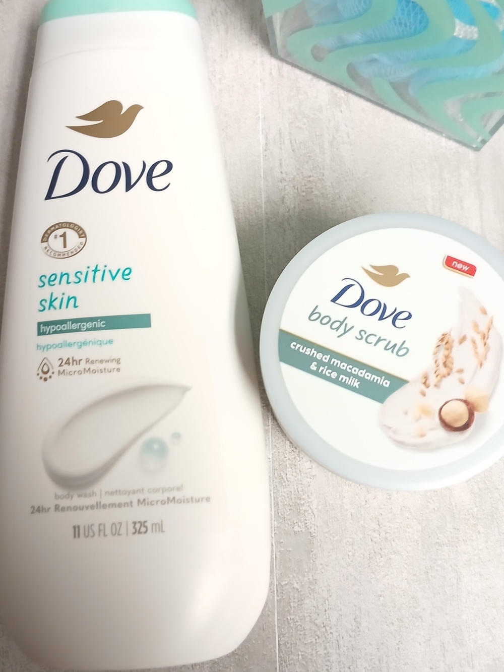 Self Care Bundle- Sensitive Skin Body Wash - Gentle Cleansing in Light Blue - Picture 3 of 5